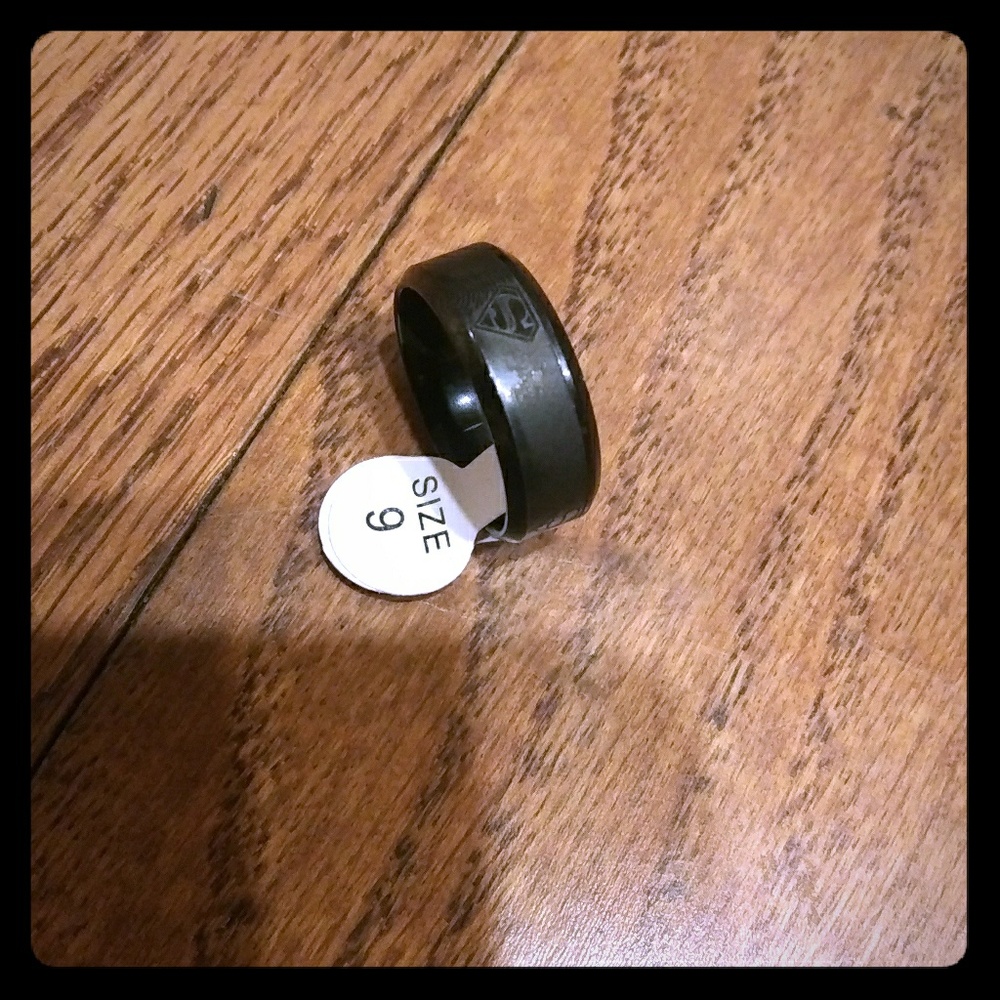 STAINLESS STEEL SUPERMAN RING - Picture 3 of 7